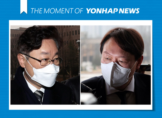 [모멘트] 박범계 법무부 장관과 윤석열 검찰총장   박범계 법무부 장관이 1일 오전 법무부 청사로 출근하고 있다(왼쪽). 같은 날 오전 윤석열 검찰총장이 박범계 신임 법무부 장관을 예방하기 위해 법무부 청사로 입장하고 있다. 연합